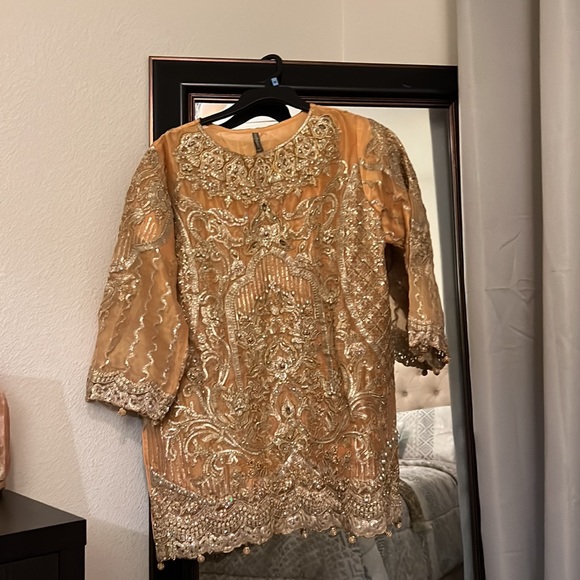 Pakistani outfit, Brand new! Size Large - Picture 4 of 6